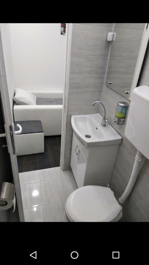 Apartmani Pinokio Nisz Zewnętrze zdjęcie