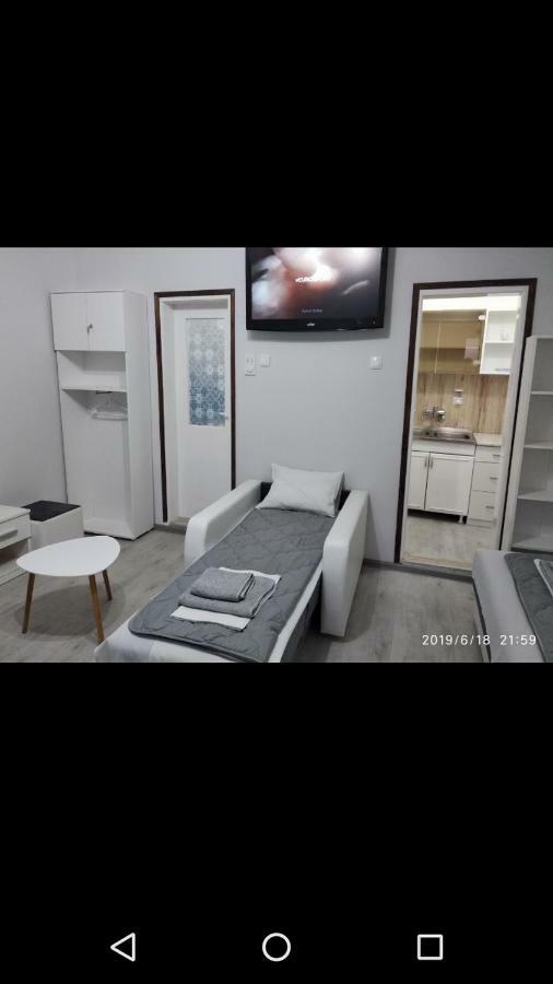 Apartmani Pinokio Nisz Zewnętrze zdjęcie